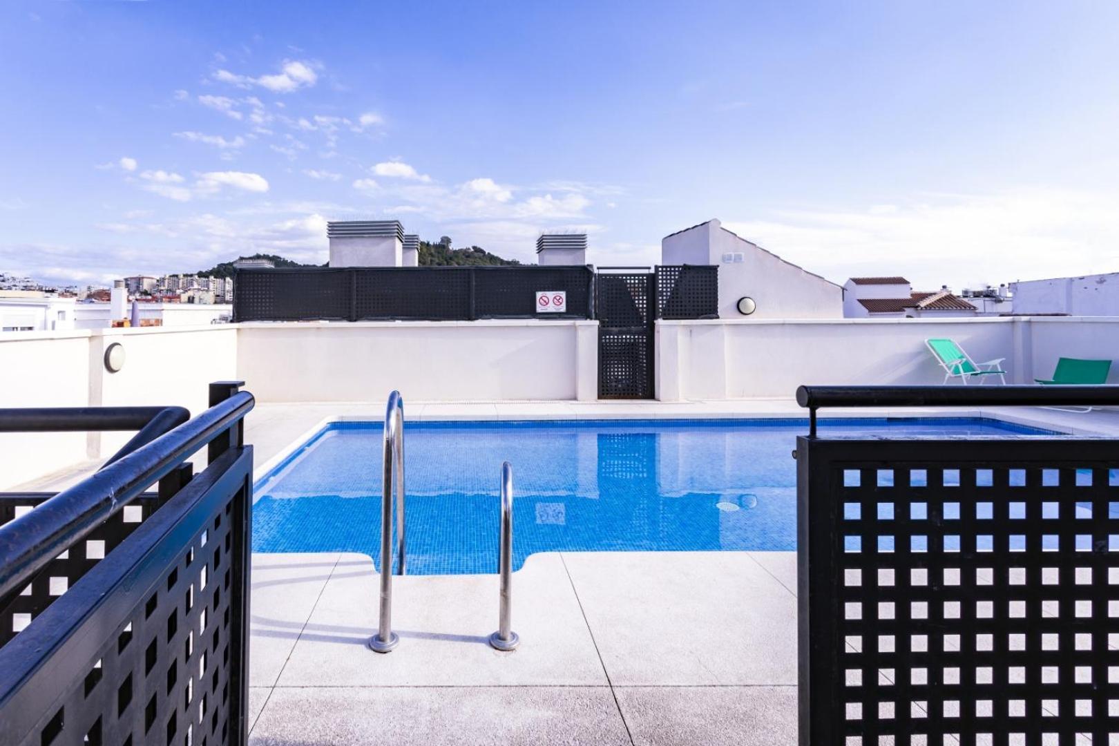 -Malagasunapts-City Centre Terrace Pool Parking Exterior photo